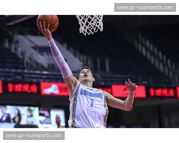 篮球半决赛：每一次跃起都是信念的代言